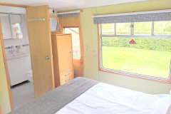 Carriage-1-master-with-ensuite-whilpool-bath-2-@Coalport-Station