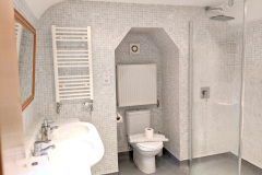 Carriage-2-master-bath-shower-room-double-Ensuite